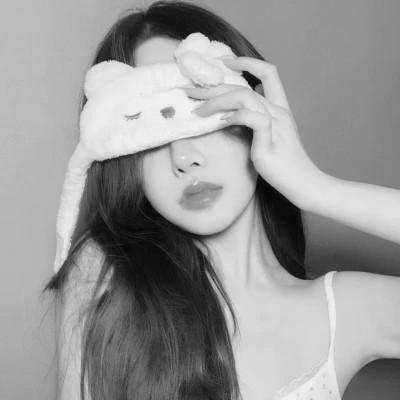 黑白气质美女头像图片大全124张