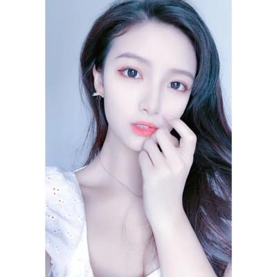 白边女头像