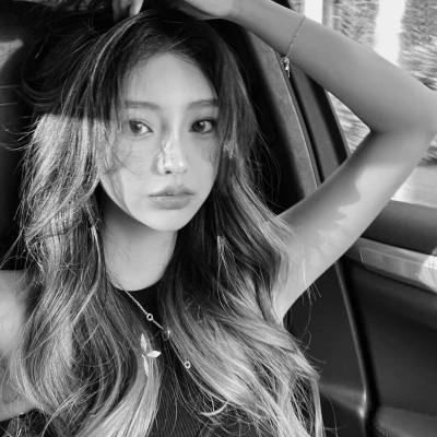 黑白气质美女头像图片大全124张