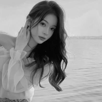 黑白气质美女头像图片大全124张