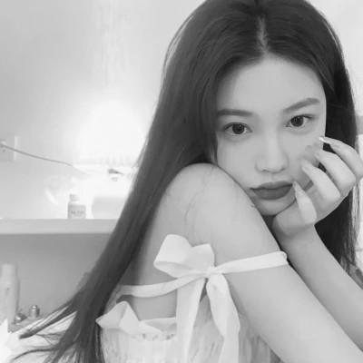 黑白气质美女头像图片大全124张