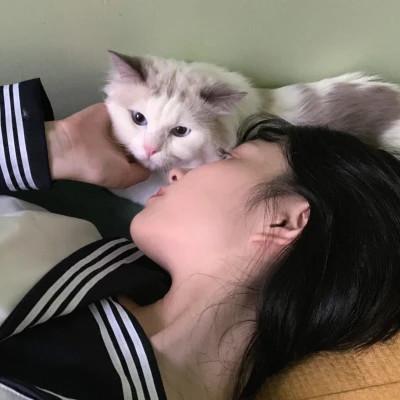 青春少年感十足的女生头像