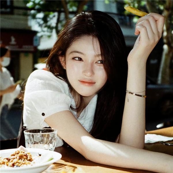 清纯可盐可甜女生头像图片