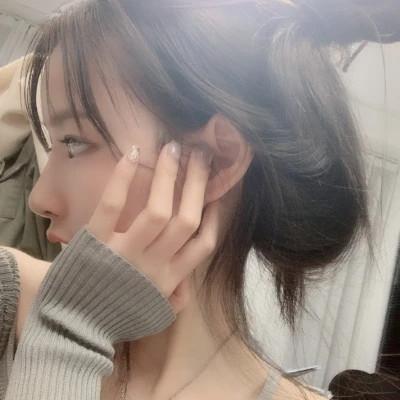 青春少年感十足的女生头像