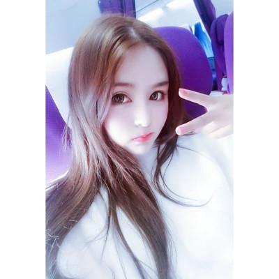 白边女头像