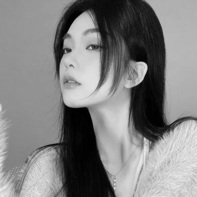 黑白气质美女头像图片大全124张