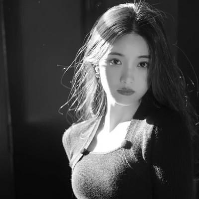 黑白气质美女头像图片大全124张