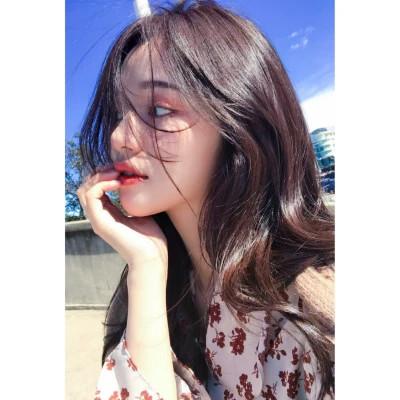 白边女头像