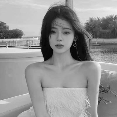 黑白气质美女头像图片大全124张