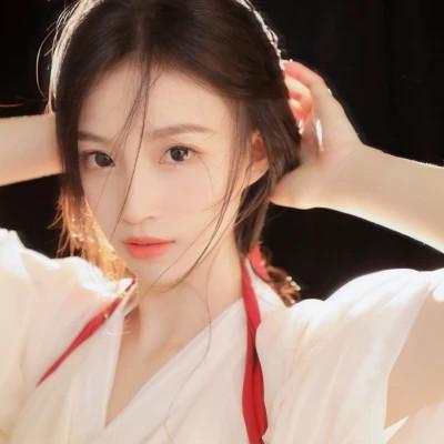青春少年感十足的女生头像
