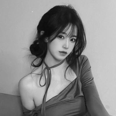 黑白气质美女头像图片大全124张