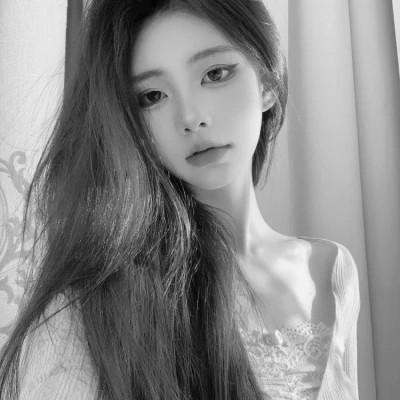 黑白气质美女头像图片大全124张