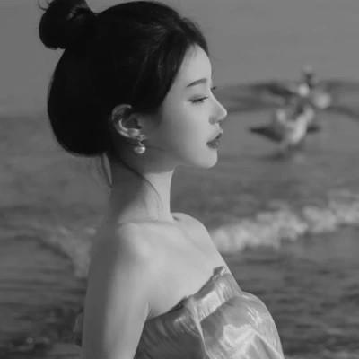 黑白气质美女头像图片大全124张