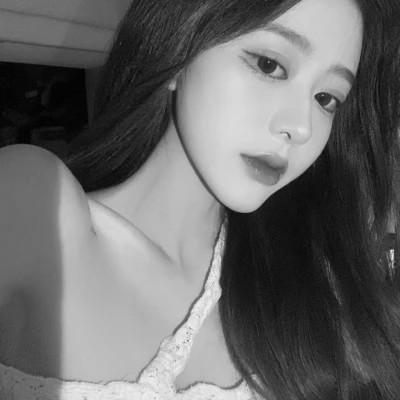 黑白气质美女头像图片大全124张