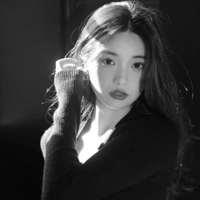 黑白气质美女头像图片大全124张