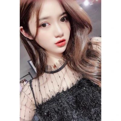 白边女头像
