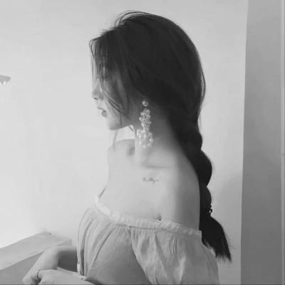 黑白气质美女头像图片大全124张