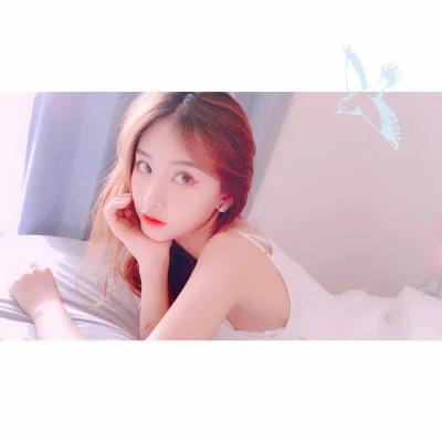白边女头像