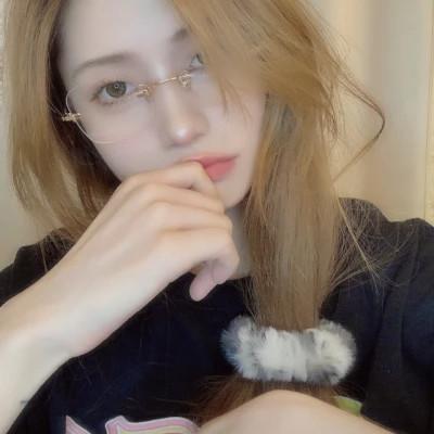 青春少年感十足的女生头像