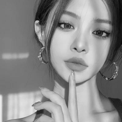 黑白气质美女头像图片大全124张