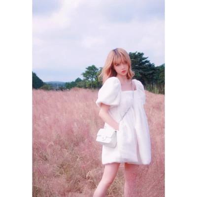 白边女头像