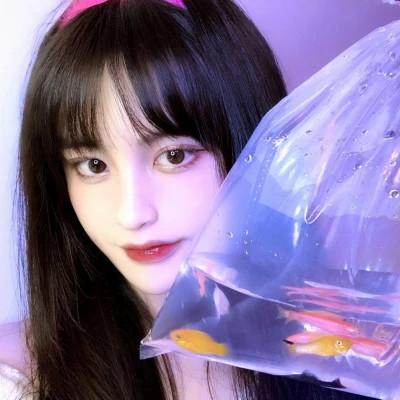 青春少年感十足的女生头像