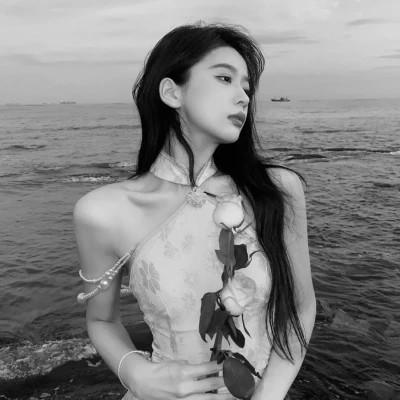 黑白气质美女头像图片大全124张