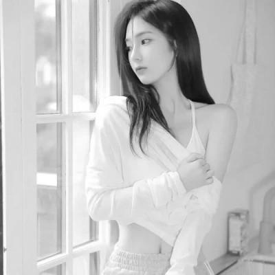 黑白气质美女头像图片大全124张