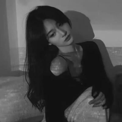 黑白气质美女头像图片大全124张