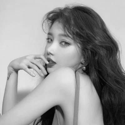黑白气质美女头像图片大全124张