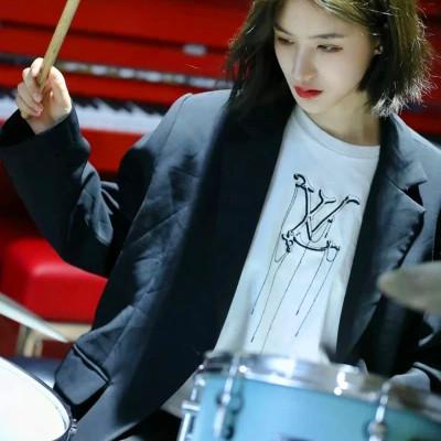 高端大气头像女 好看高清简单大气上档次的头像女