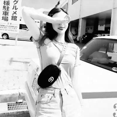 微信黑白情侣头像一男一女真人