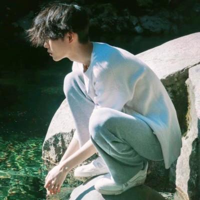 微信头像男真人帅气高清 干净