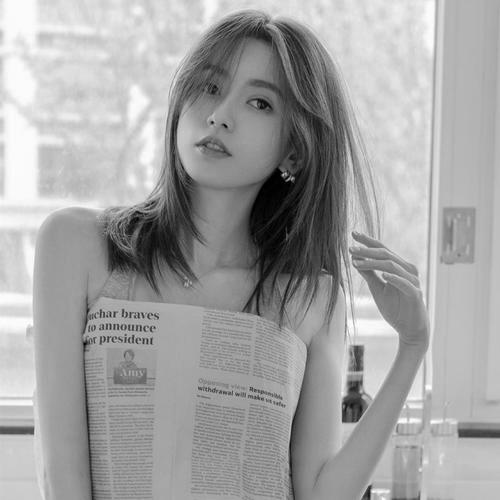 高冷范黑白女生头像 孤傲高清的黑白冷淡风女生头像图片