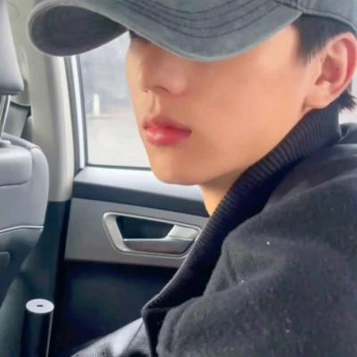 微信头像男真人帅气高清 干净