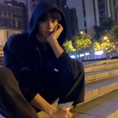 微信头像男真人帅气高清 干净
