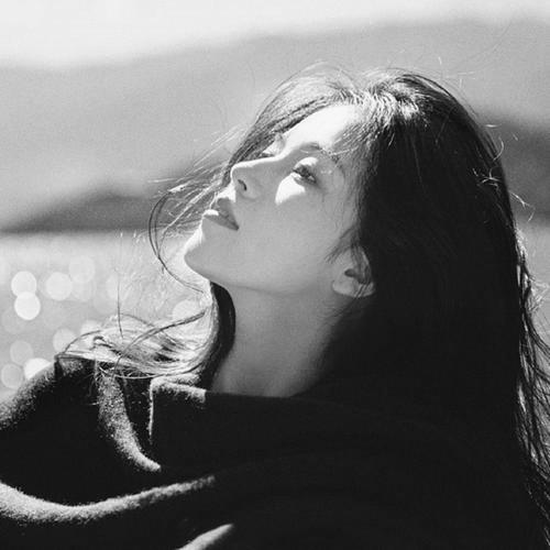 高冷范黑白女生头像 孤傲高清的黑白冷淡风女生头像图片