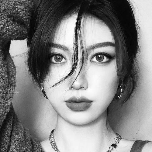 高冷范黑白女生头像 孤傲高清的黑白冷淡风女生头像图片
