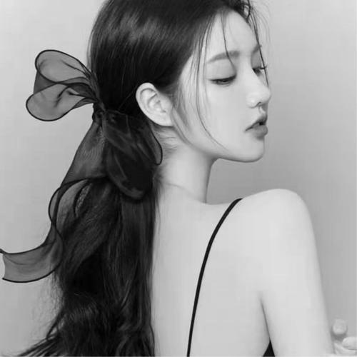 高冷范黑白女生头像 孤傲高清的黑白冷淡风女生头像图片