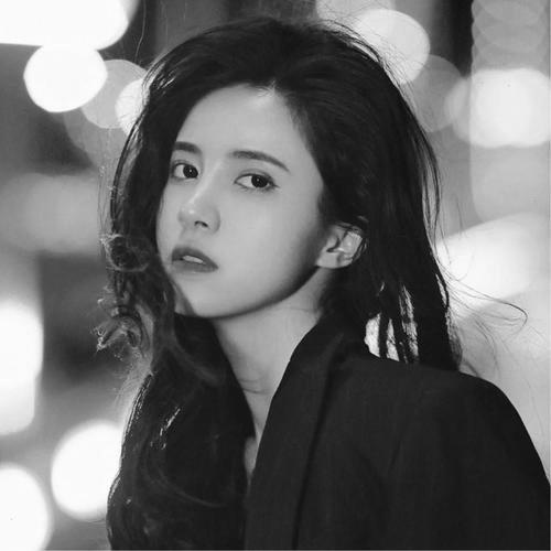 高冷范黑白女生头像 孤傲高清的黑白冷淡风女生头像图片