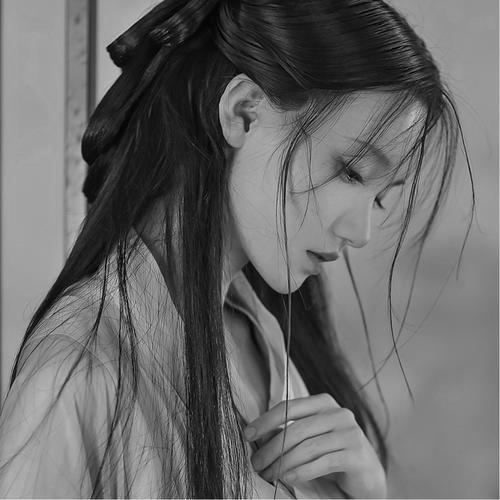 高冷范黑白女生头像 孤傲高清的黑白冷淡风女生头像图片