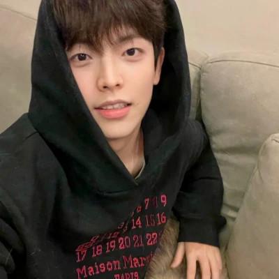 微信头像男真人帅气高清 干净