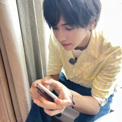 微信头像男真人帅气高清 干净