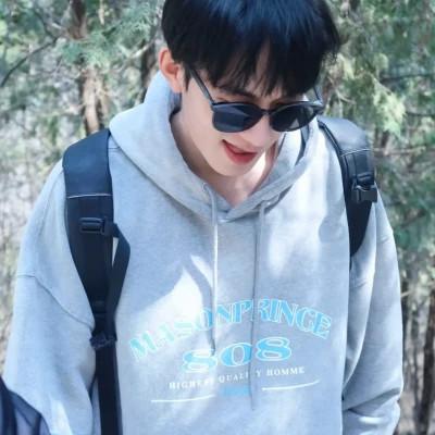 微信头像男真人帅气高清 干净