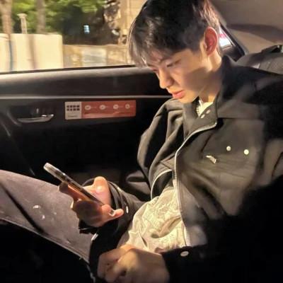 微信头像男真人帅气高清 干净