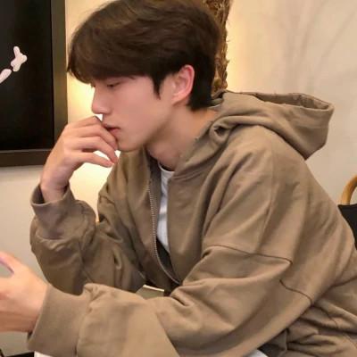 微信头像男真人帅气高清 干净