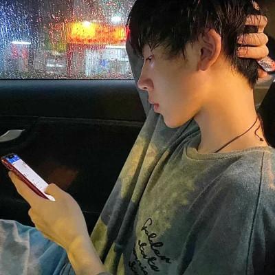 微信头像男真人帅气高清 干净