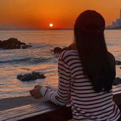 氛围感模糊情侣头像图片36张，甜蜜到模糊的恋爱