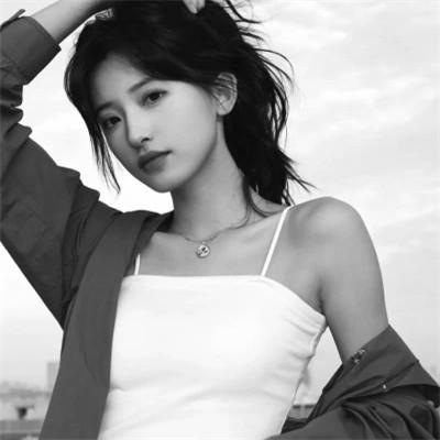 精选女生头像ins高级质感黑白