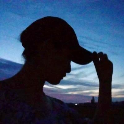 2023年情侣头像真人一人一张